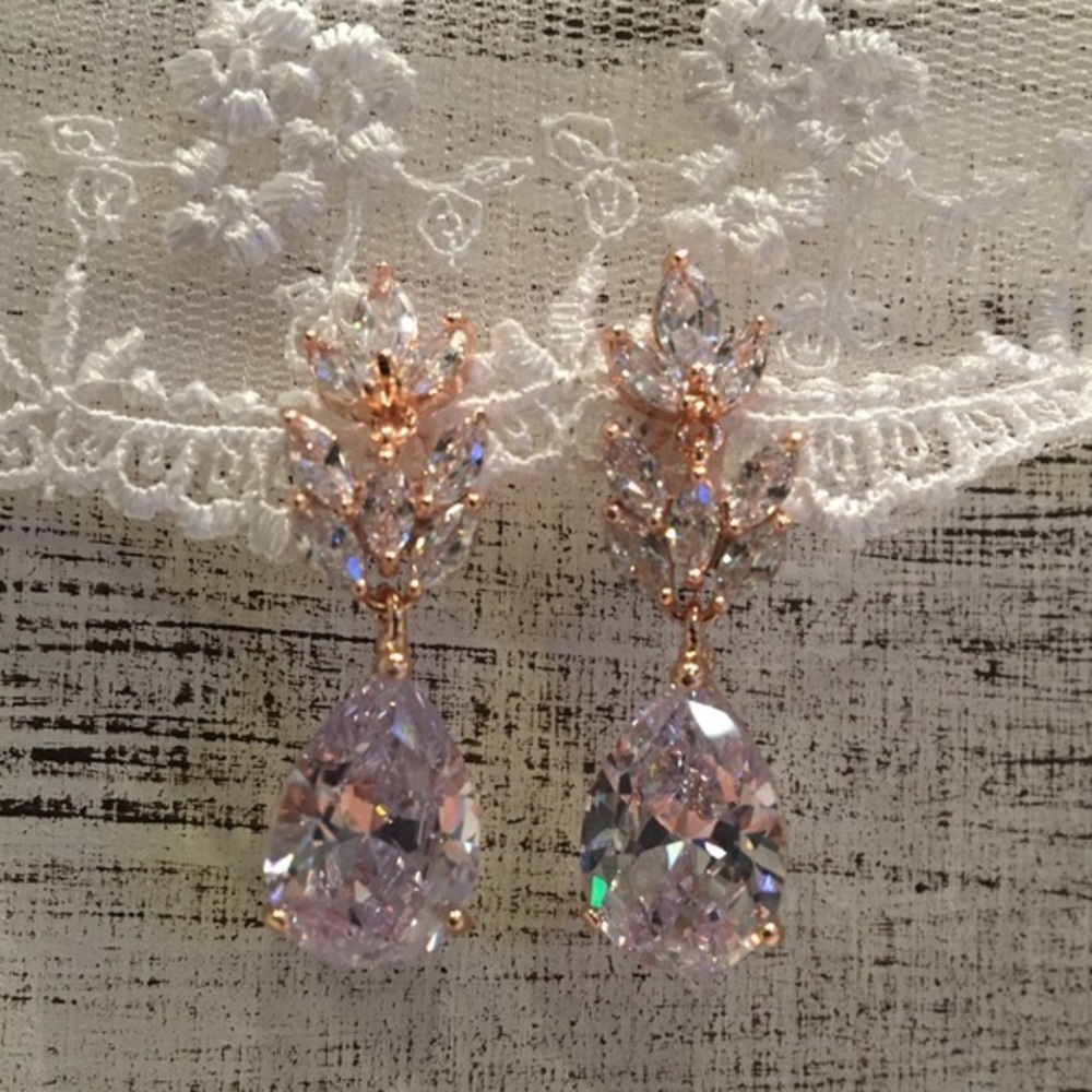Rose gold leaf drop earrings pear cut - Picture 2 of 5